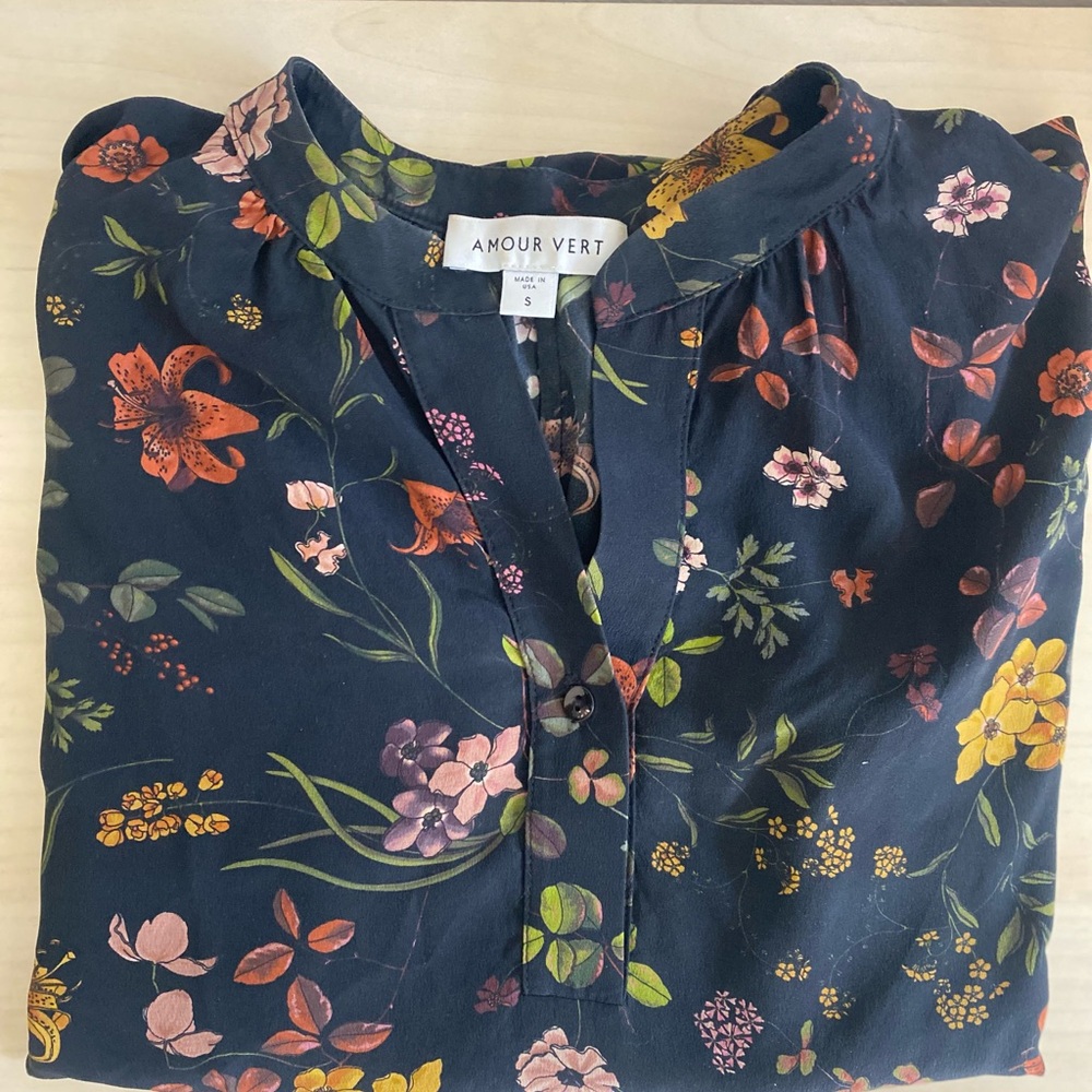 Amour Vert Renata Washable Silk Blouse Saint Germain Floral Size Small New